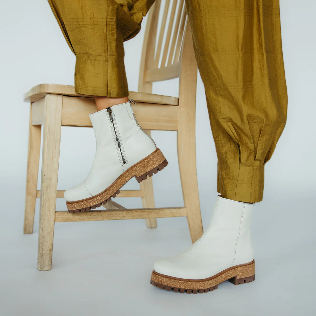 Taos Downtown Eggshell Womens Boot - All Mixed Up